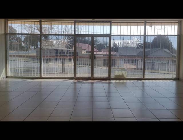 BUSINESS PROPERTY TO RENT IN GILLVIEW